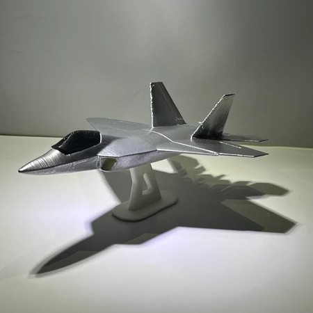 ماکت هواپیمای F-22 رپتور - ابعاد ۱۶ در ۱۱ در ۴ سانت - جنس پلاستیک مرغوب