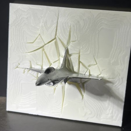 تابلو هواپیمای F-16 Fighting Falcon - ابعاد ۱۲ در ۱۱ در ۱۰ سانت - جنگنده محبوب نیروی هوایی